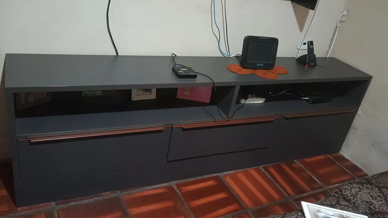 Balcão sala com gavetas 