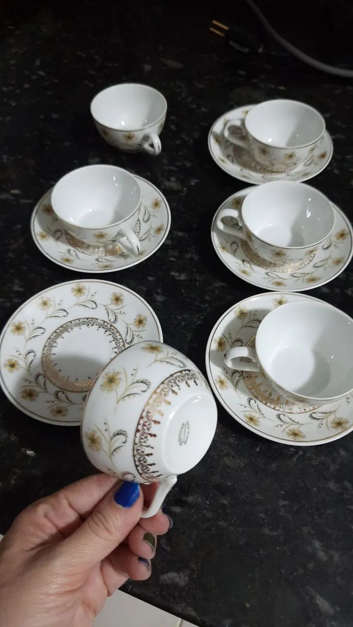 6 xicaras e 5 pires de café porcelanas schmidt - Foto 3