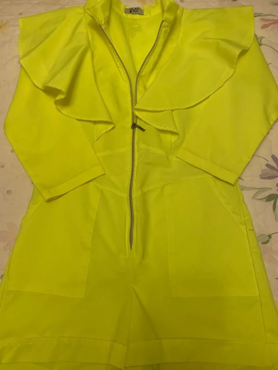 Macacão infantil amarelo neon - Foto 3