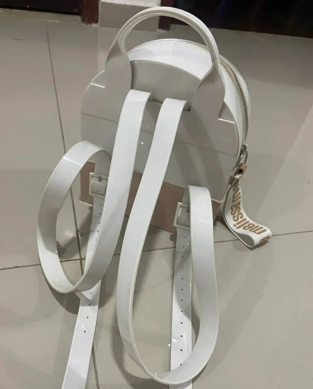 mochila Melissa Essential Back Pack branca e bege  - Foto 2