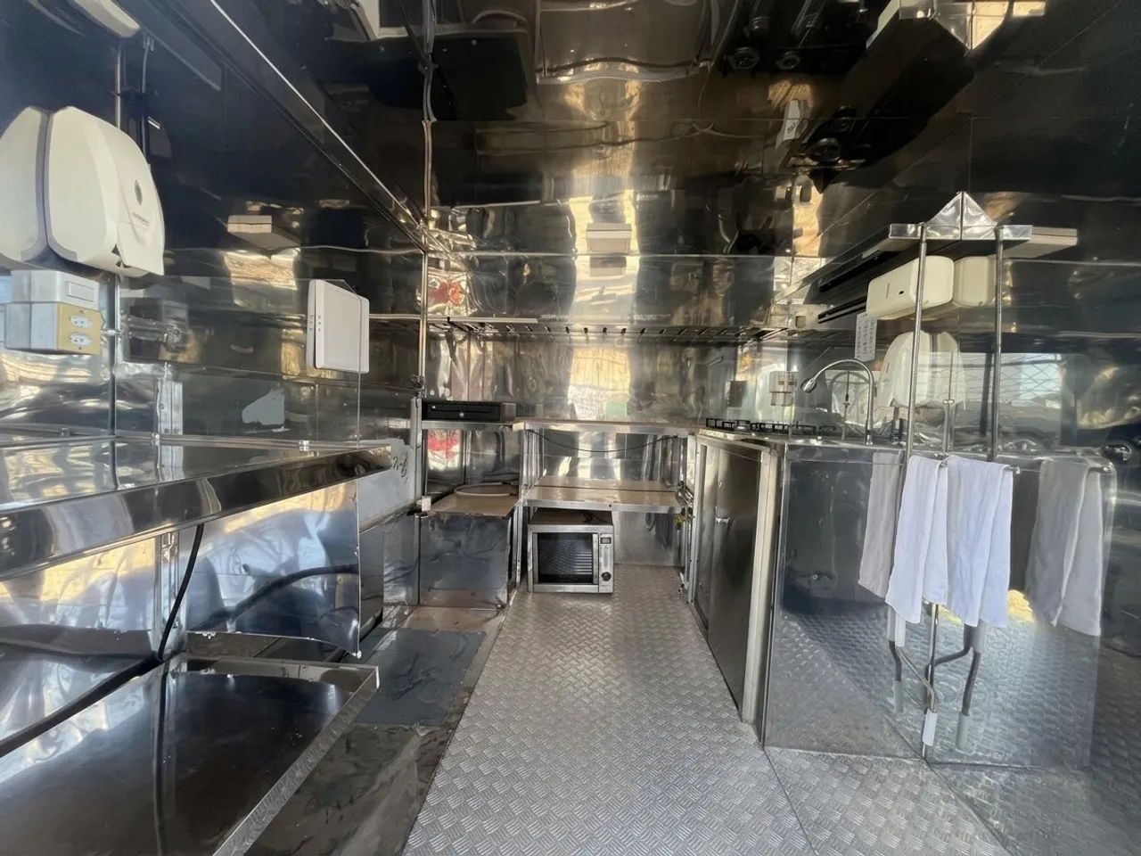 Trailer equipado para alimentação 