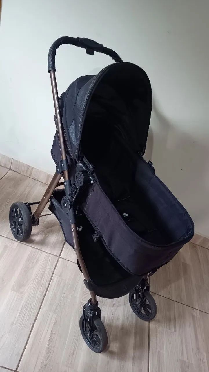 Carrinho e  Bebê Conforto c/ Base - Galzerano
