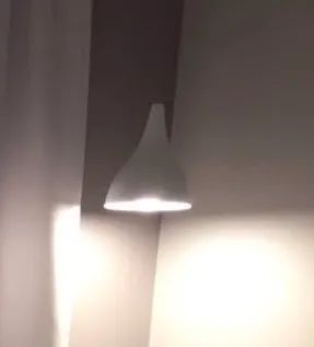 2 Luminárias pendentes brancas