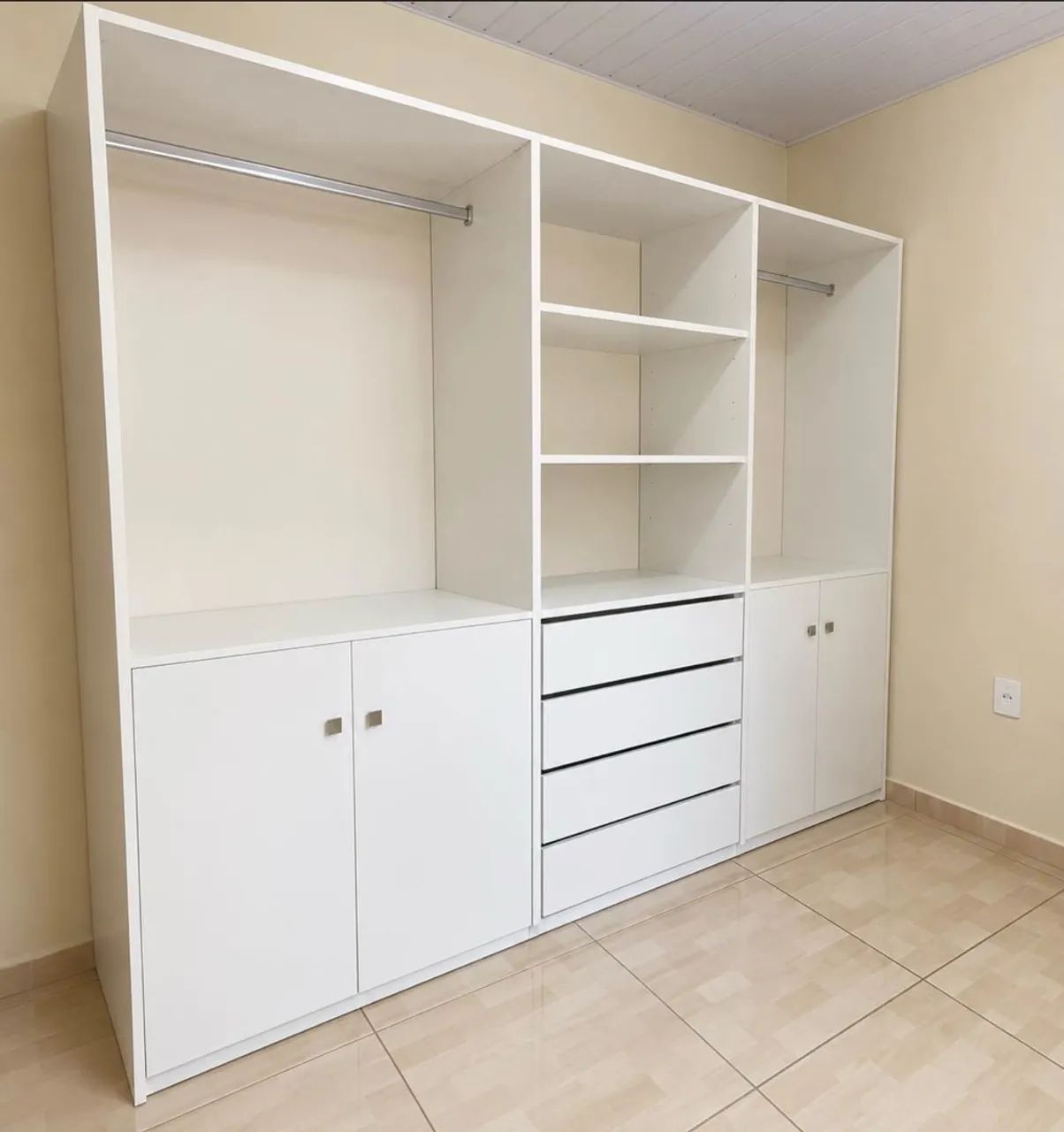 Guarda-roupa Casal Grande