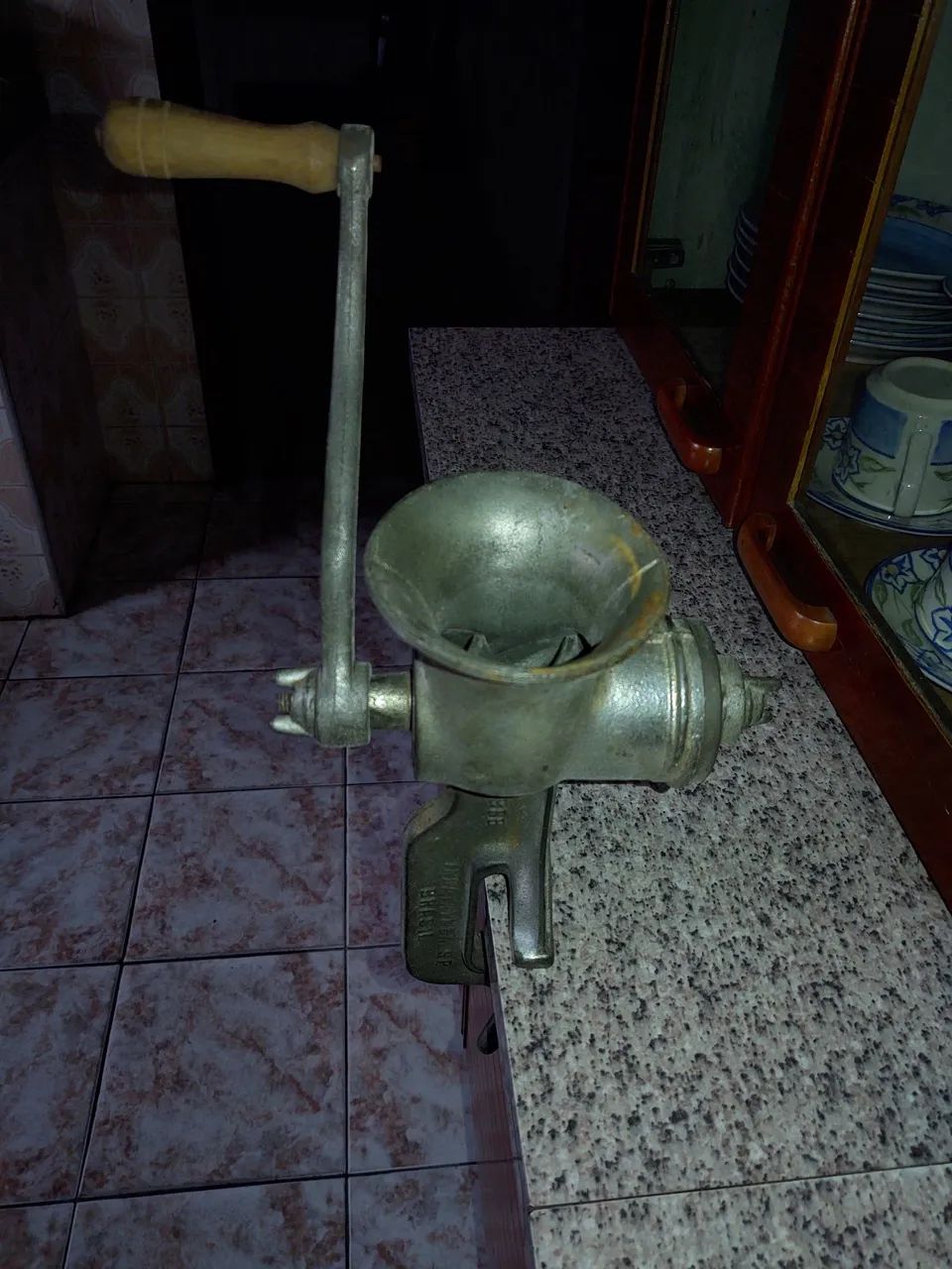 Moedor manual fama antigo  de 3 polegadas 