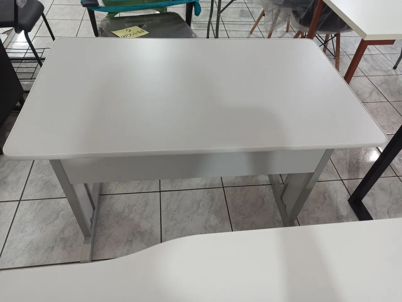Mesa de escritório de um metro  - Foto 3