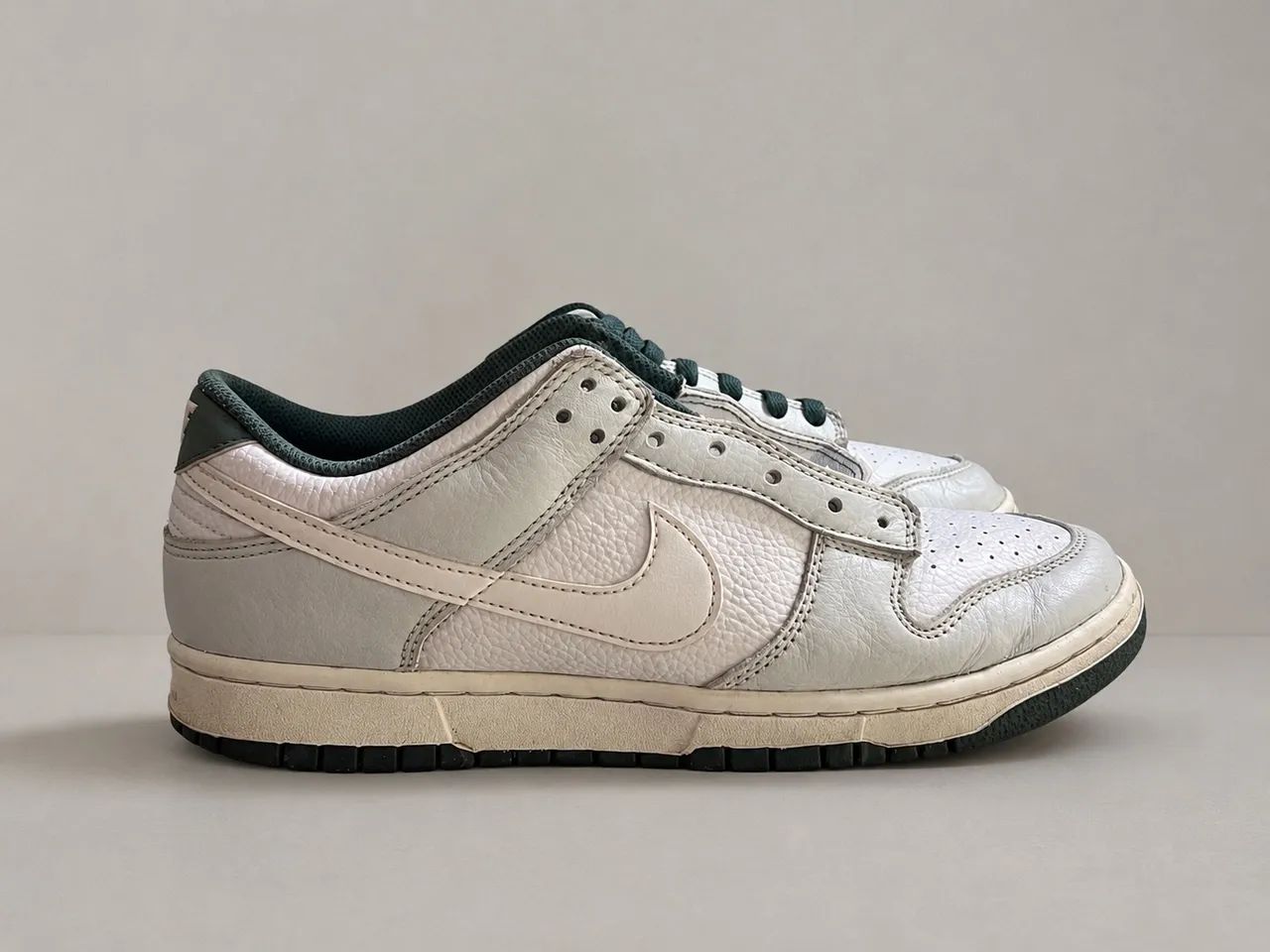 Nike Dunk Low Branco & Verde ? Clássico Atemporal