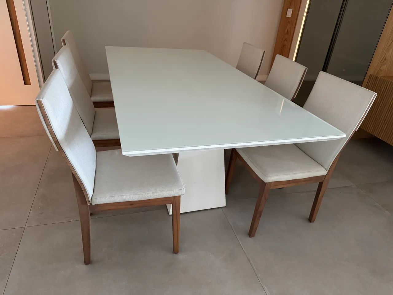 Mesa madeira com laka com 6 cadeiras  - Foto 4