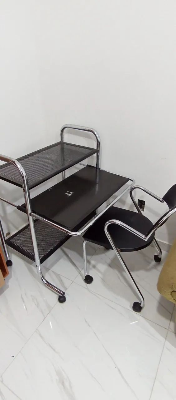 Escrivaninha Tok Stok 