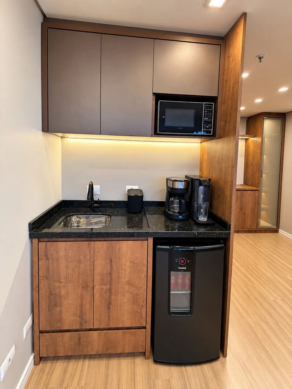 SALA COMERCIAL MOBILIADA E COMPLETA. PRONTA PARA USO - Foto 4