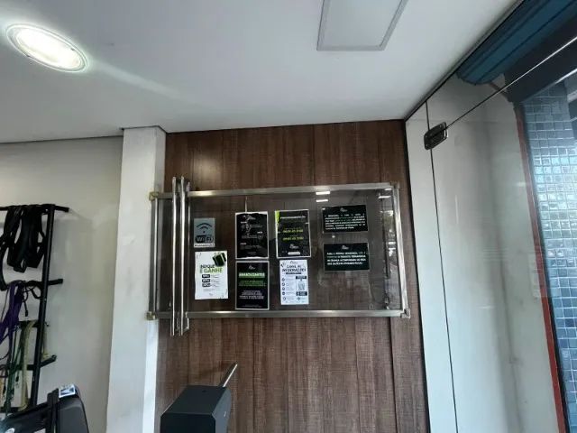 Quadro de avisos (vidro)