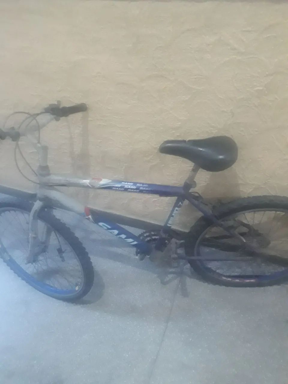 Bicicleta SAMI com avarias 
