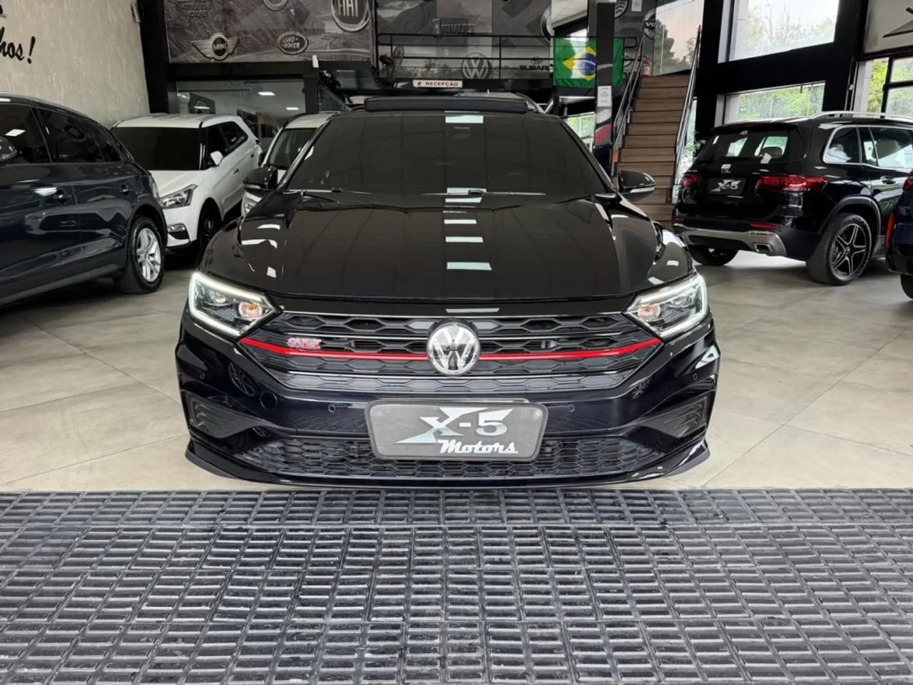 Volkswagen Jetta GLI 350 TSI 2.0 16V 4p Aut., foto 2 de 19
