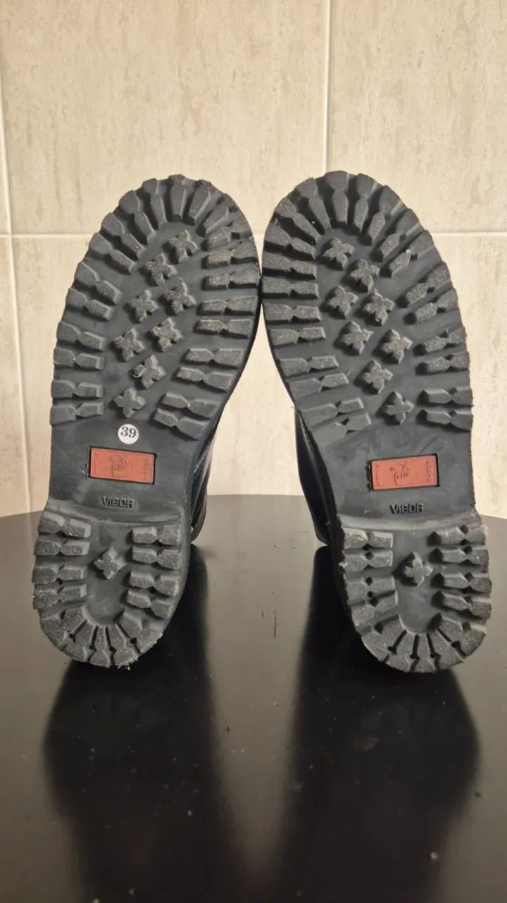 Coturno Vilela Boots cano médio - Foto 4