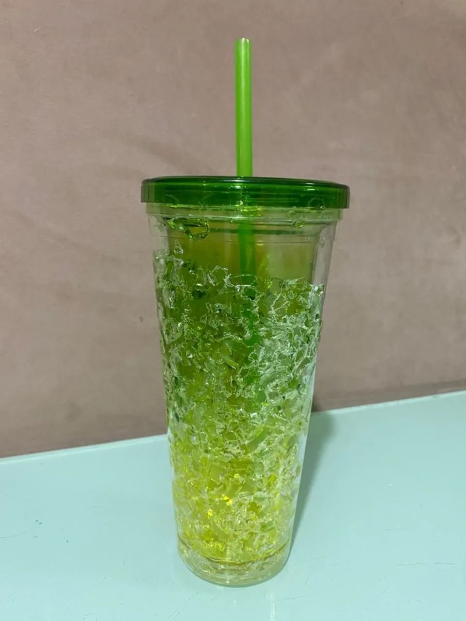 Copo Plástico com Canudo Efeito Gelo e Frase Decorativa Novo - Foto 2