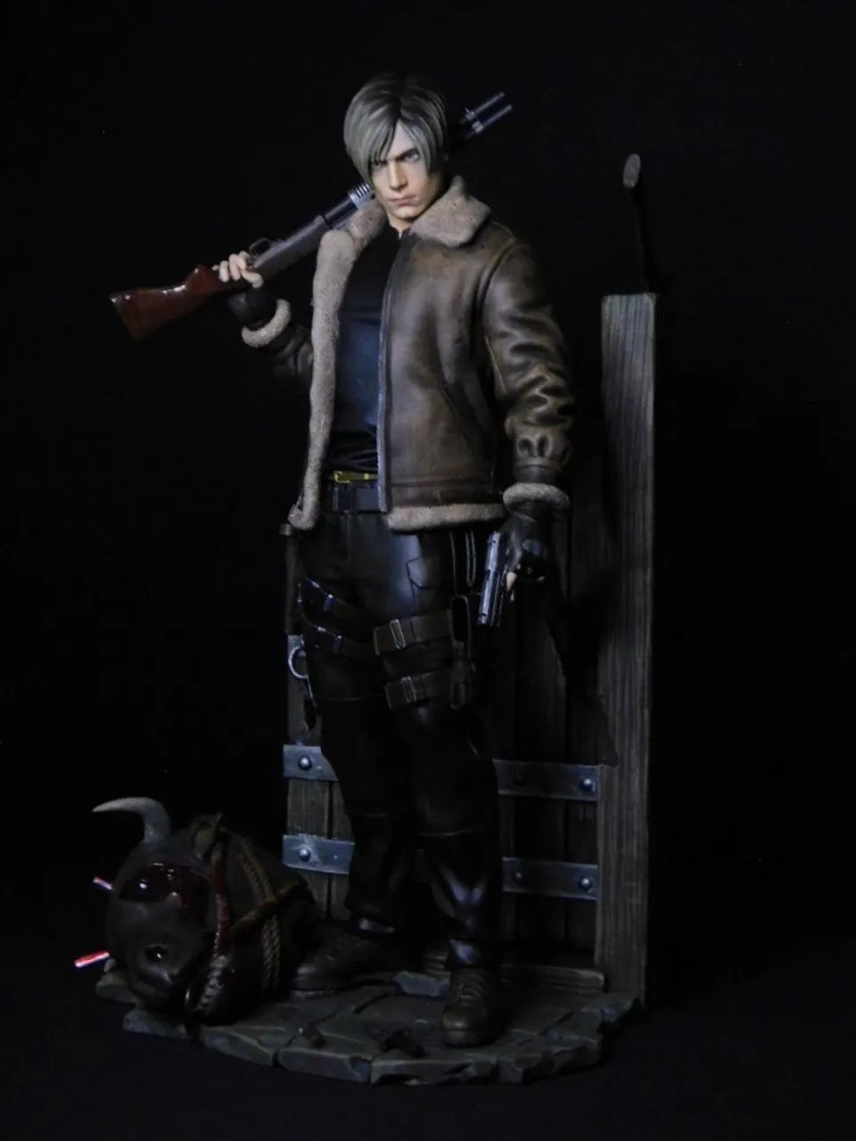 Figure Leon Kennedy de Resident Evil 4 - Foto 2