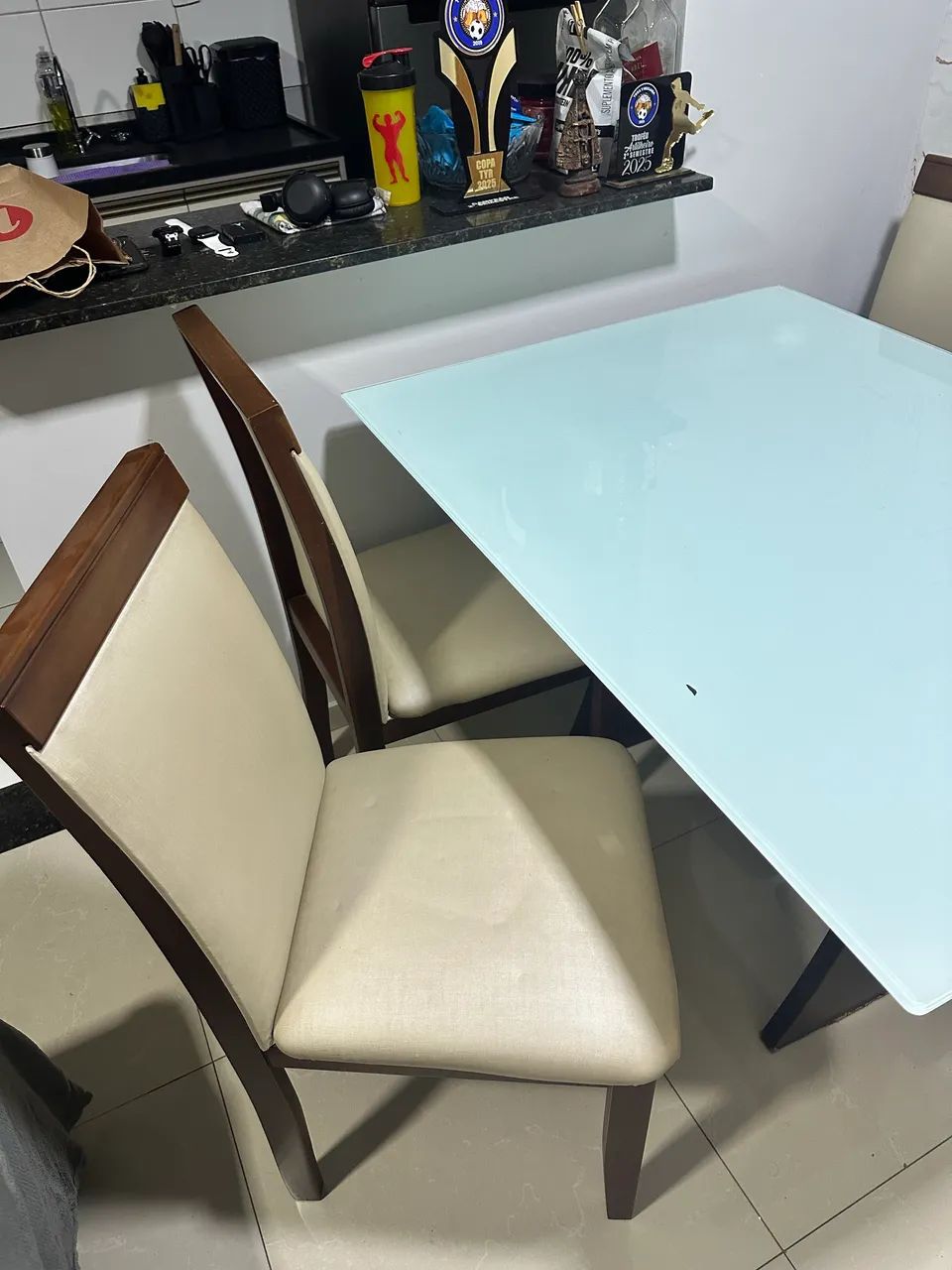 MESA DE VIDRO COM 4 CADEIRAS - Foto 3