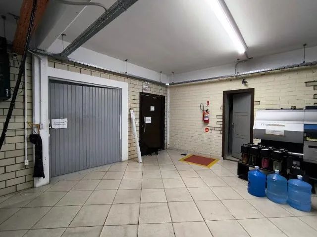 Galpão Pavilhão 680m² lugar calmo bem próximo centro de Criciúma ACEITA imóvel menor valor - Foto 4