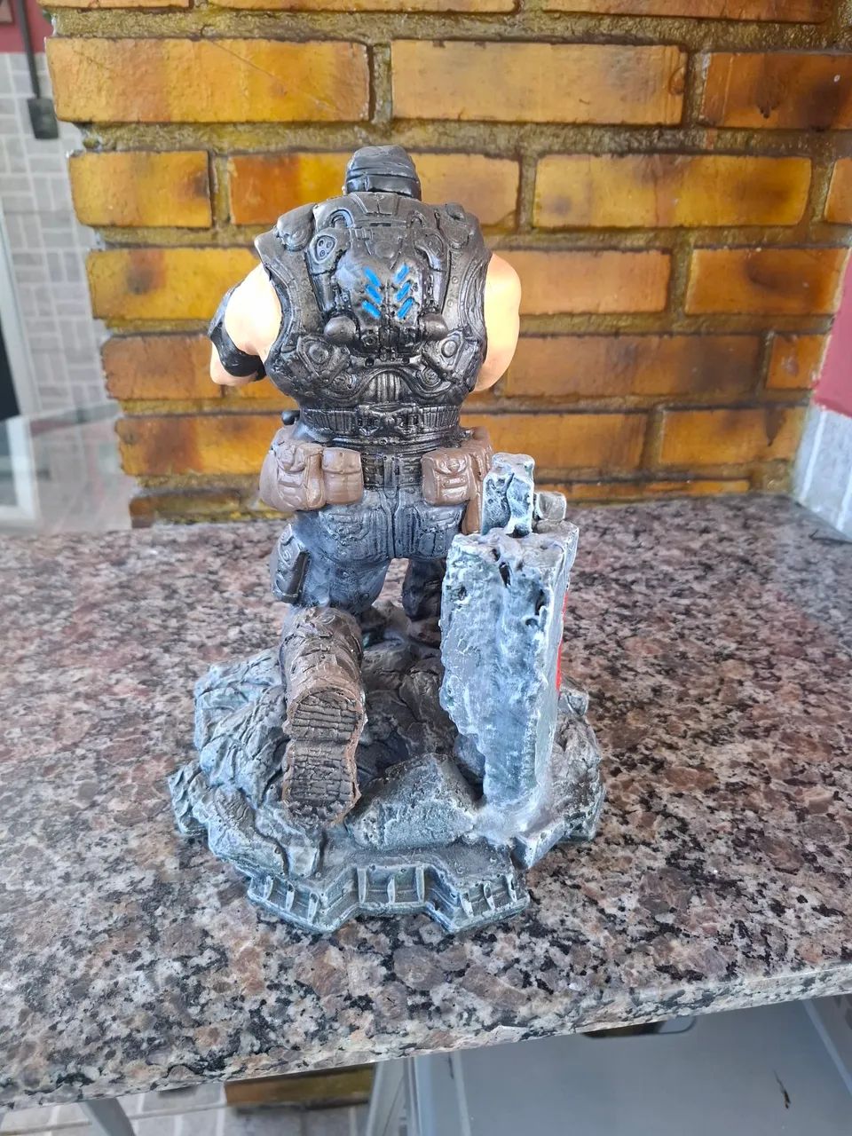 MARCUS FENIX - Colecionável em resina - Foto 3