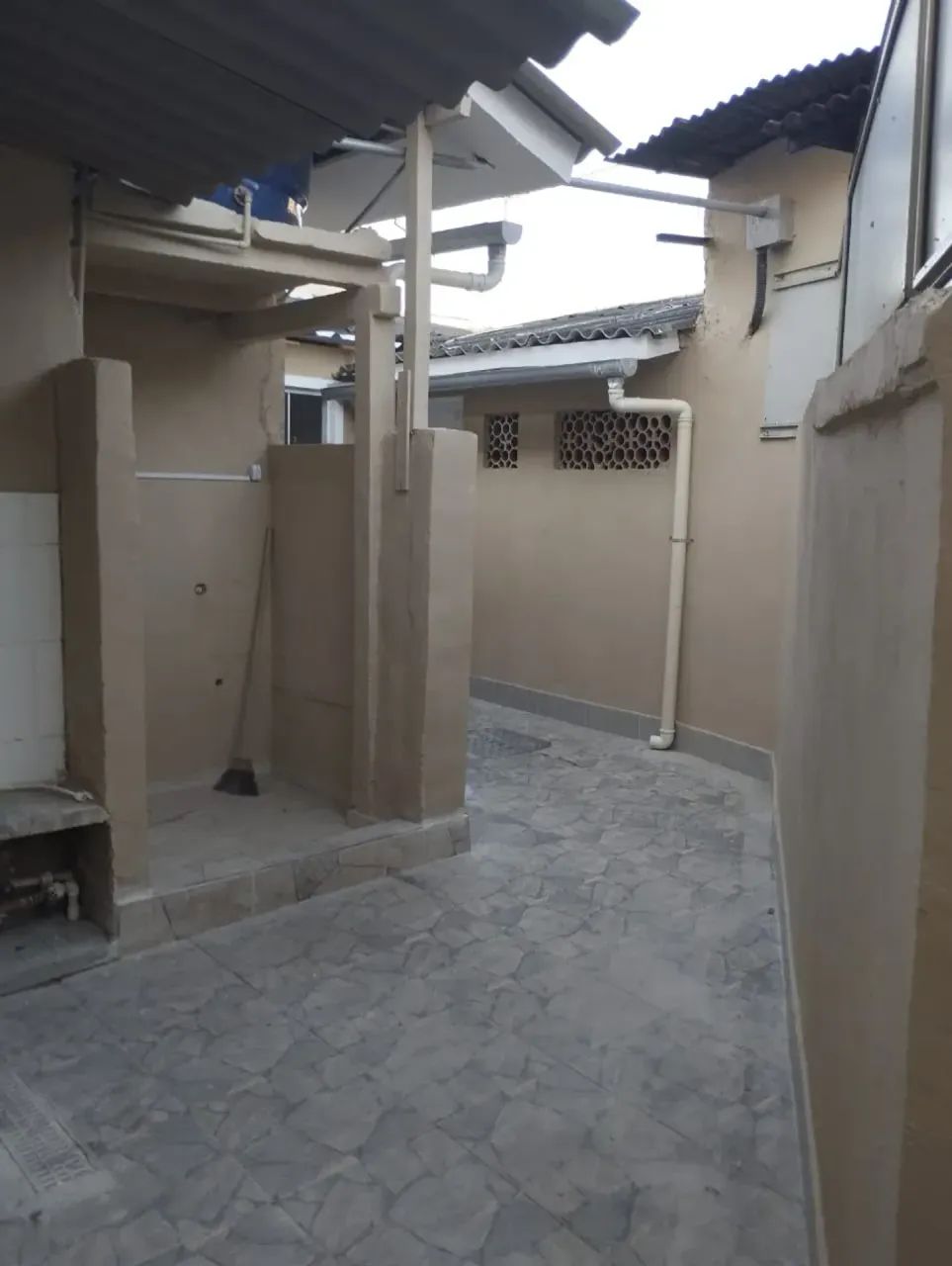 Alugo Casa com 2 quartos em Maria da Graça - Foto 5