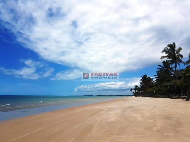 Excelente residência linear, localizada a praia de corumbau, amplo quintal, 02 quartos, ba