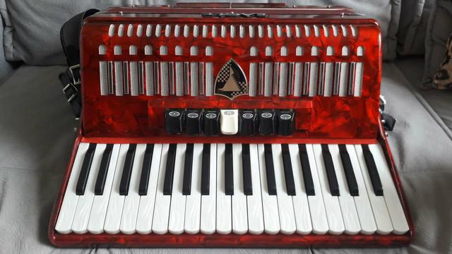 Sanfona Acordeon Eagle 80 baixos - Foto 4