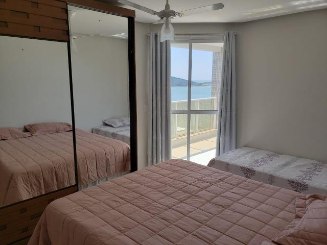 Apto de luxo, 3 suítes, 2 vagas de garagem de frente à praia - Foto 9