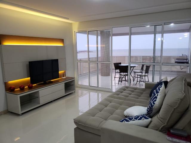 Apto de luxo, 3 suítes, 2 vagas de garagem de frente à praia - Foto 4