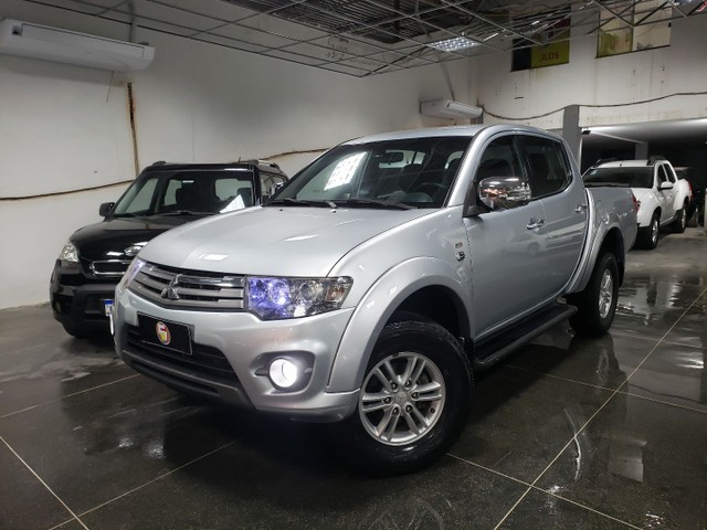 L200 TRITON 4X4 HPE V6 FLEX COM APENAS 39.000KM