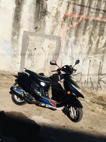 MOTO BURGMAN 125 USADA