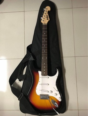 Guitarra Memphis MG32