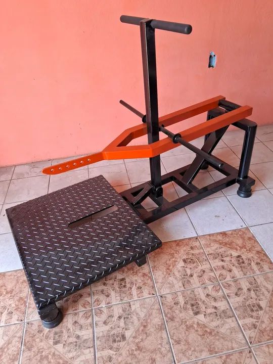 Agachamento sumô (Belt squat)