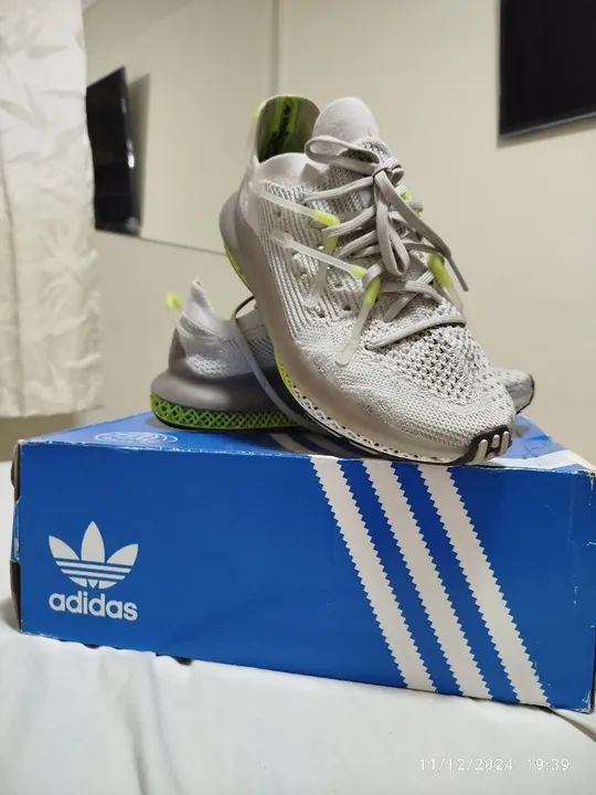 Vendo Adidas 4d  - Foto 4