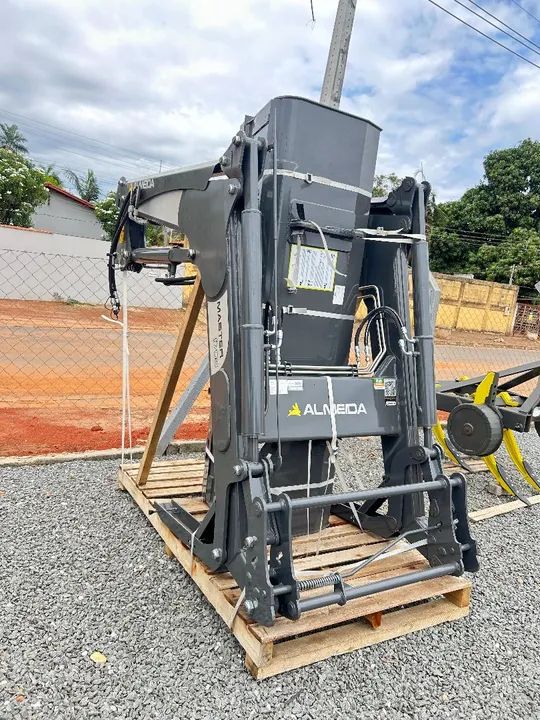 Conjunto Frontal PCAL 1700 Pontografica P/ Tratores de 110 a 130 CV  - Foto 2