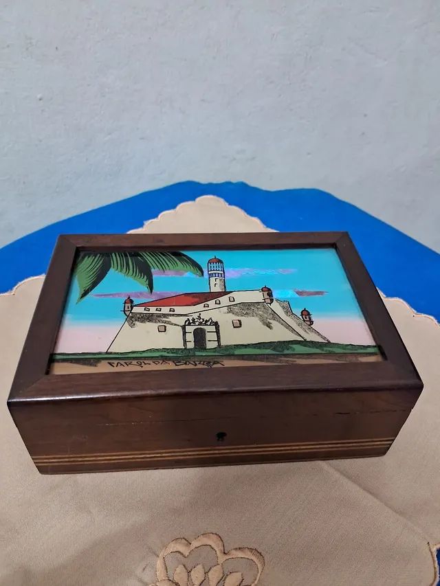 Antiga Caixa de machetaria com paisagem do farol da Barra/Bahia  - Foto 2
