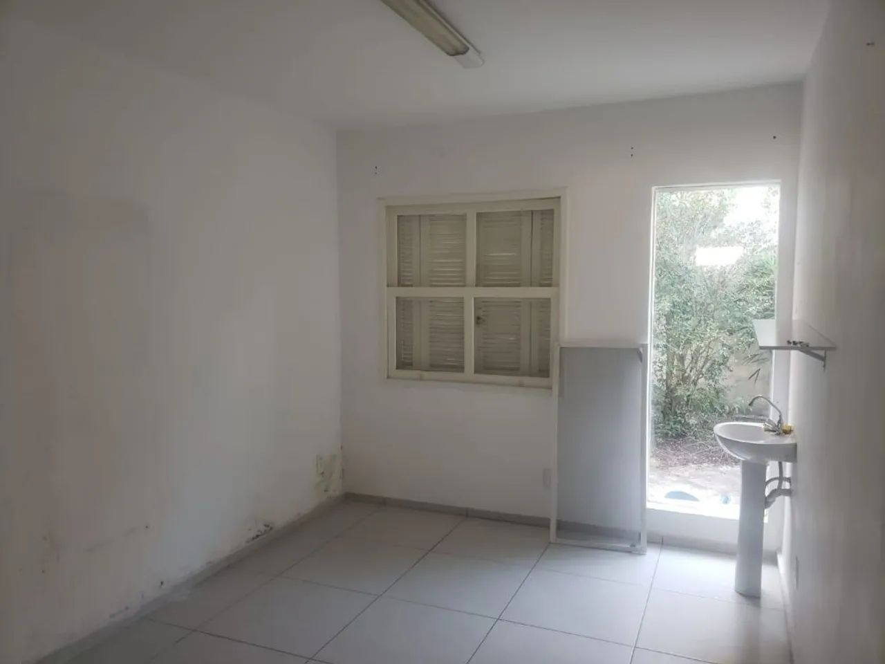 Imóvel comercial a venda com 7 salas, 3 WC's, salão comercial e 2 vagas. - Foto 12