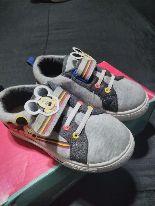Vendo Tênis menino Mickey, Tam 26.