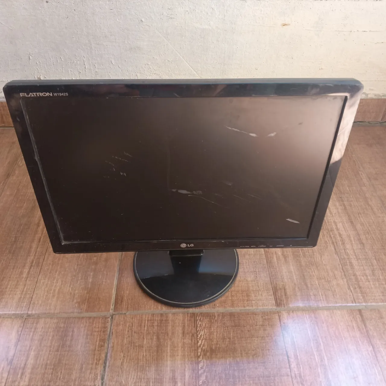 Monitor LG Flatron w1942s com defeito