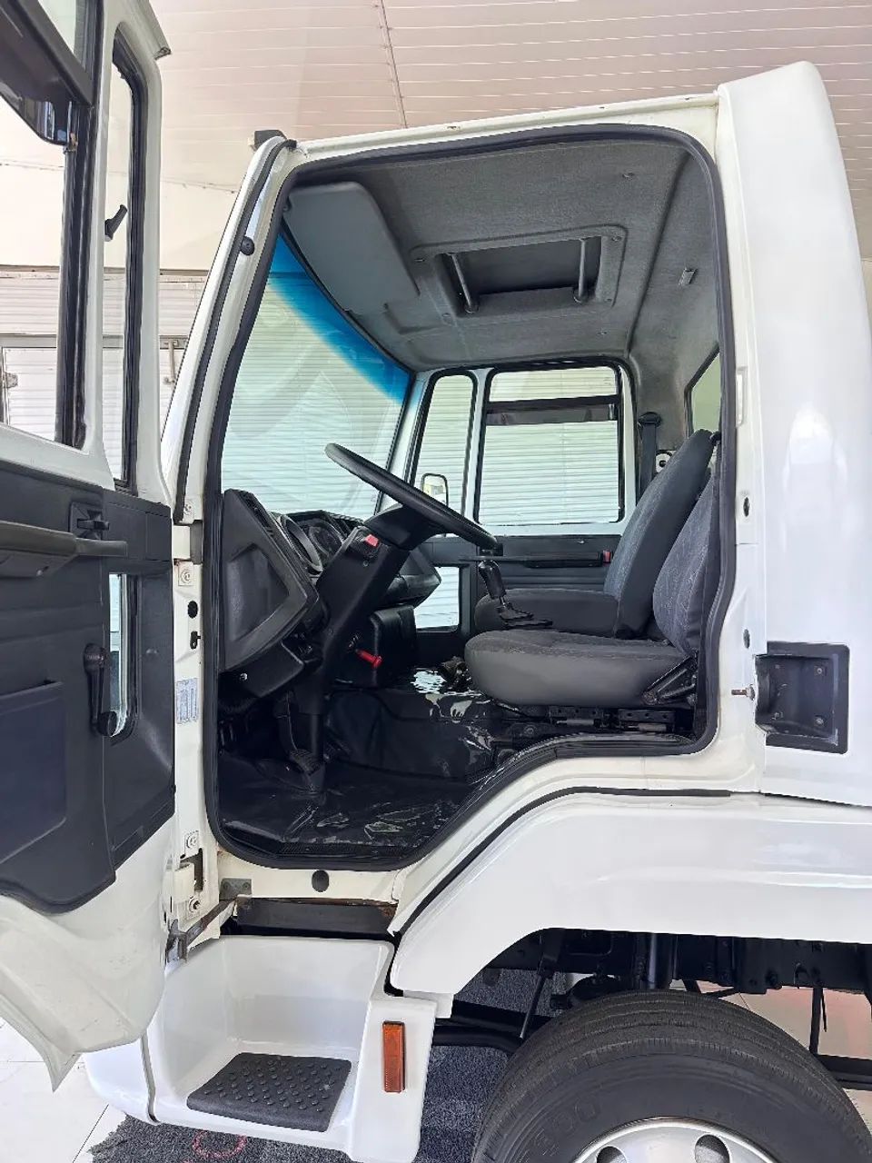 Ford Cargo 815 e 2006 doc consta bau  - Foto 5