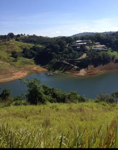 Terreno 2.682,33m² pé na água no Condomínio Paraíso de Igaratá