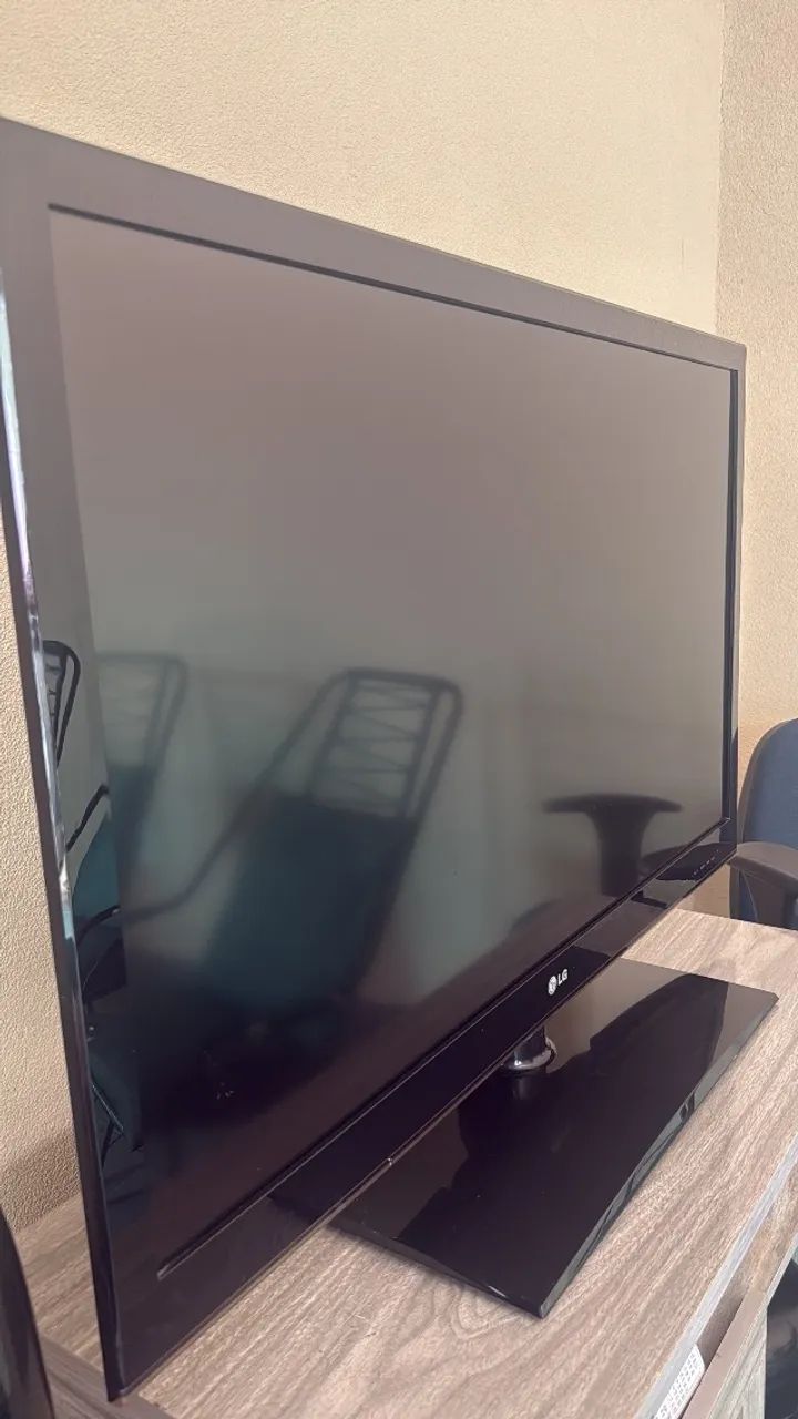 TV LG 42POLEGADAS (não é smart!) 