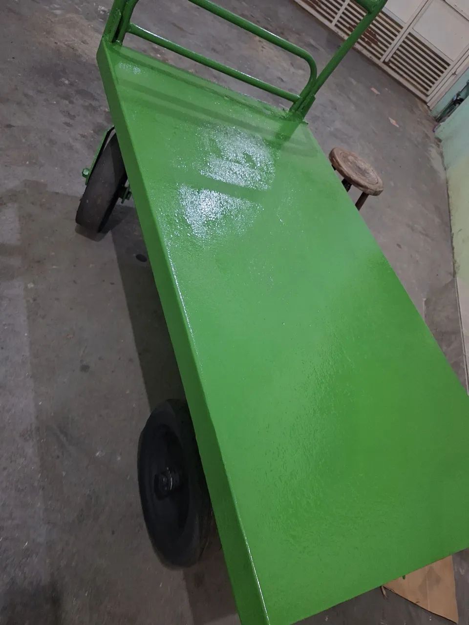 Carro plataforma com assoalho aço até 800 kg  - Foto 5