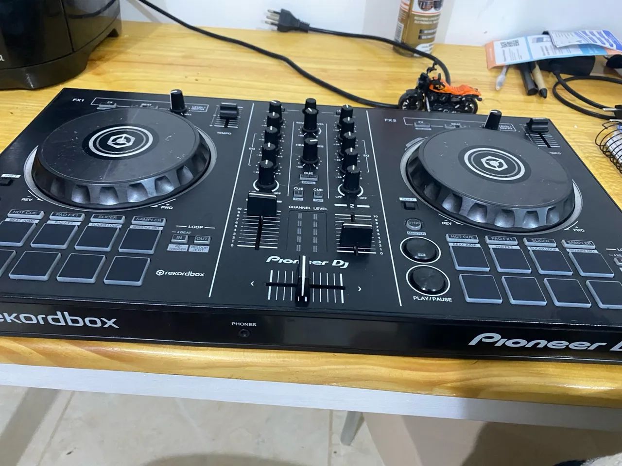 Controladora DJ Pioneer DDJ RB (leia anuncio)