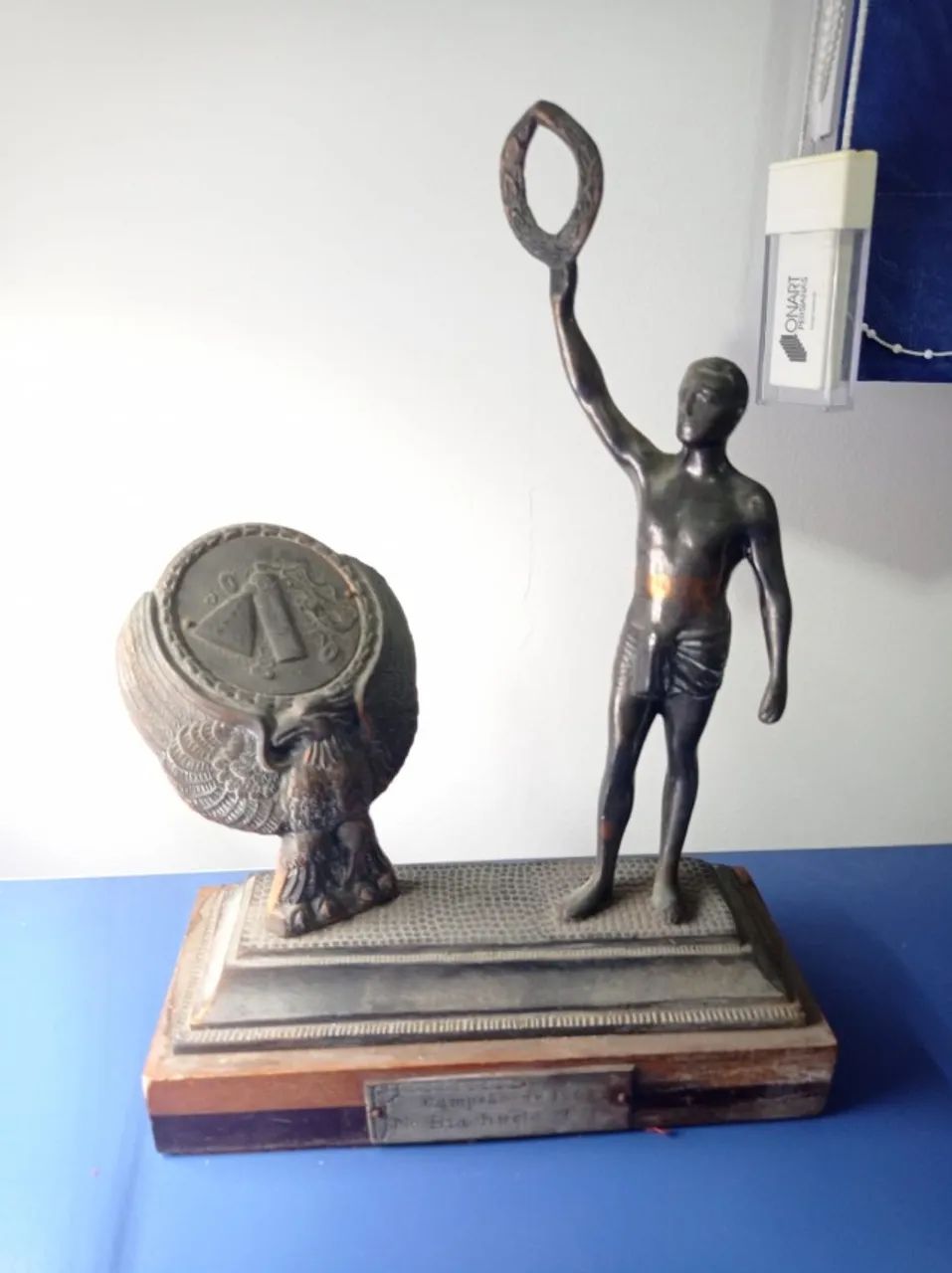 troféu antigo de 1964 antiguidade - Foto 4