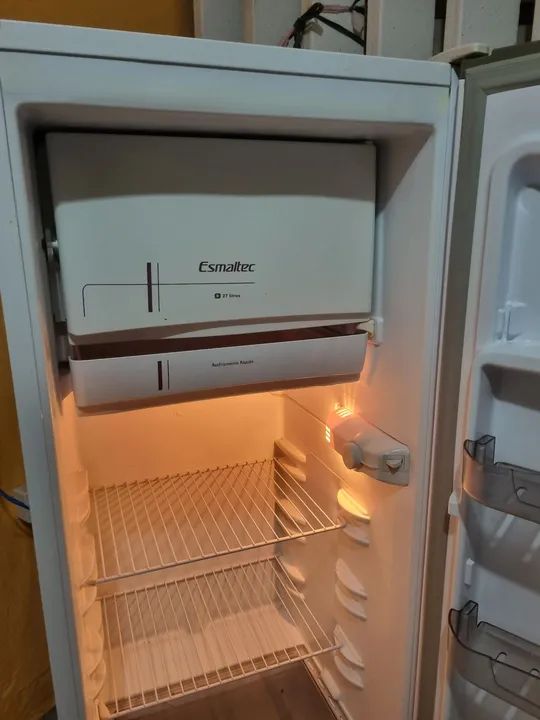 GELADEIRA ESMALTEC DEGELO ROC31 COM 245-LITROS  - Foto 5