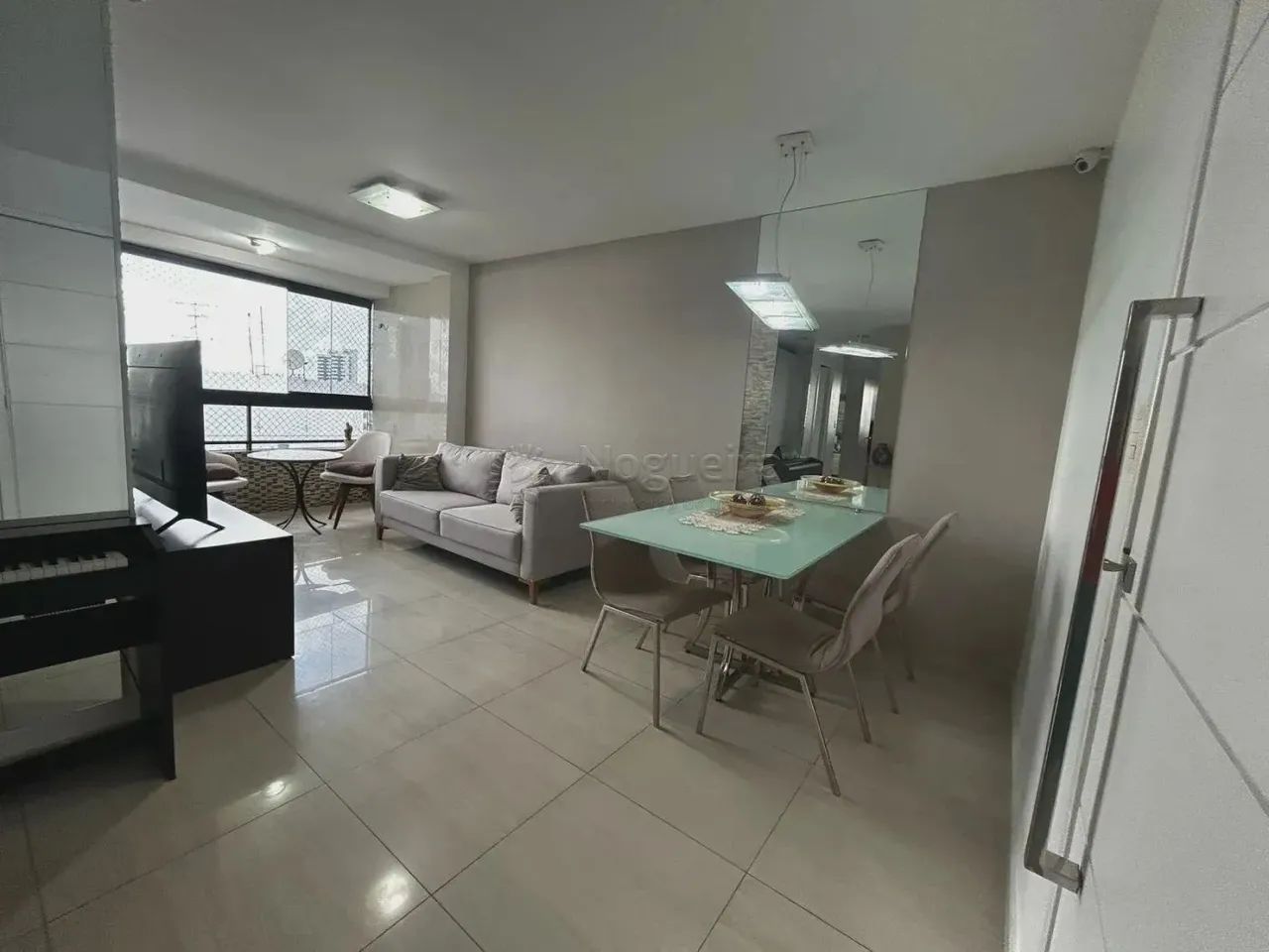 Imóvel à venda tem 74 metros quadrados com 3 quartos sendo 1 suíte na Torre - Recife - PE