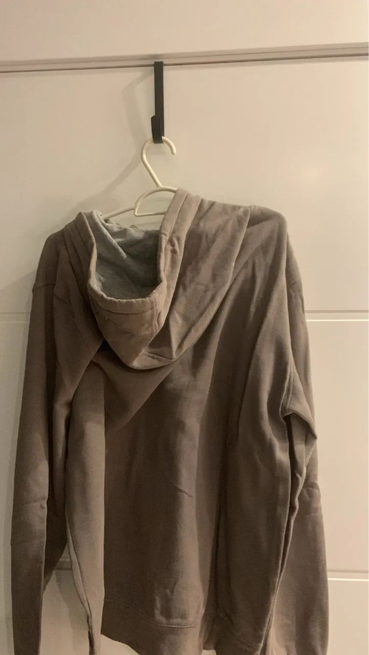 Roupas de marca intactas (pouquíssimo uso) - Foto 4