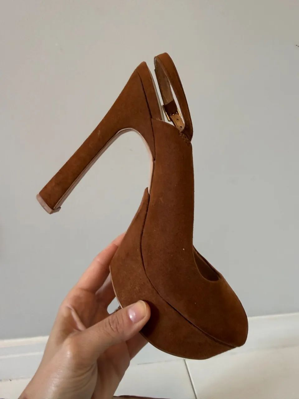 Sandália alta marrom camurça meia pata nº 35 ZARA 