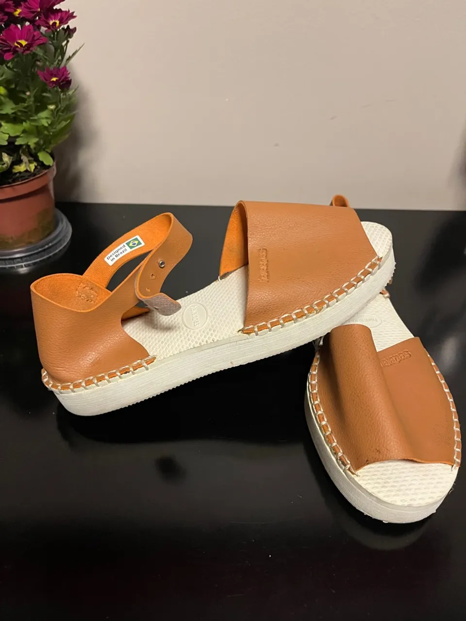 Sandálias Havaianas Couro - Conforto e Estilo!