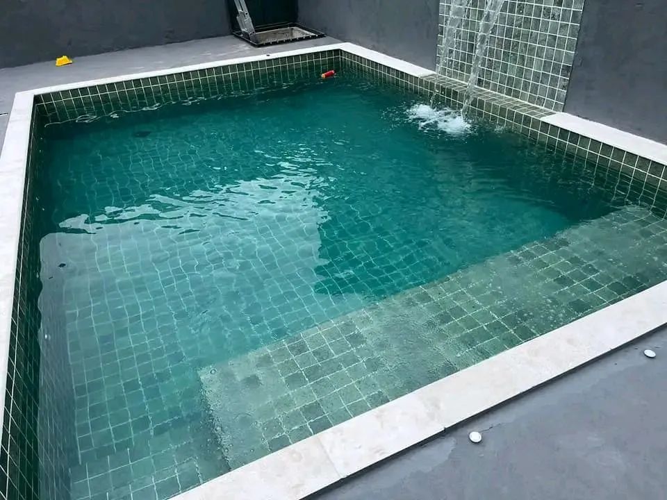 FAÇO PISCINAS/ÁREAS? PREVISÃO É MAIS CALOR ? ESSA ESTÁ PRONTINHA ?SOLICITE SEU ORÇAMENTO ? - Foto 2
